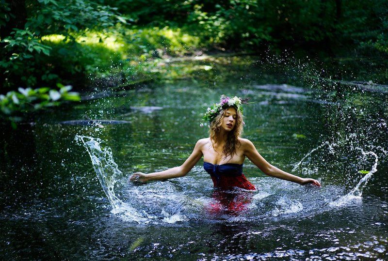 девушка, вода, природа, озеро, брызги, венок, портрет, свет, цвет, фото, новое, лето День Нептунаphoto preview