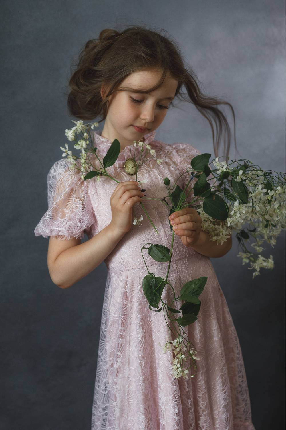 маленькая, девочка, стеснительность, цветок, длинные волосы, милашка, лицо, цвет, печать, Ведмеденко Оксана