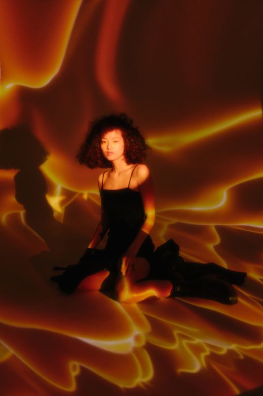 проектор, азиатка, девушка, гламур Соняphoto preview