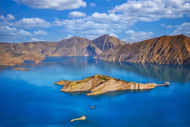 Нурекское море…Водохранилище Нурекской ГЭС. Таджикистанphoto preview