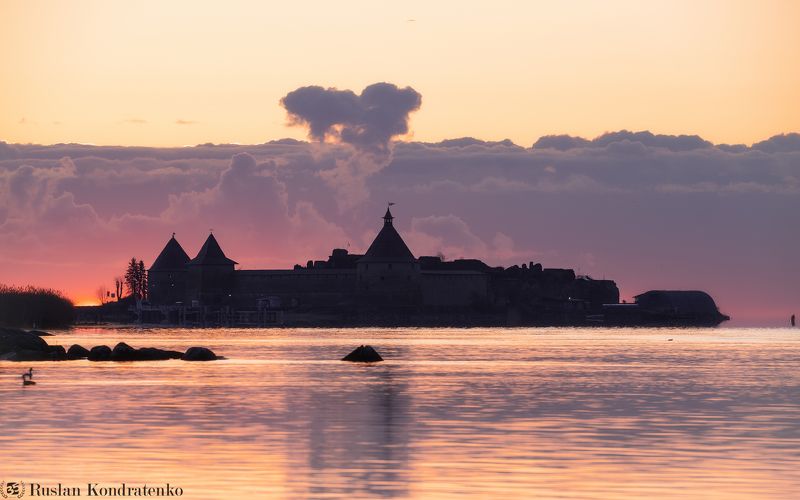 Крепость Орешек на рассветеphoto preview