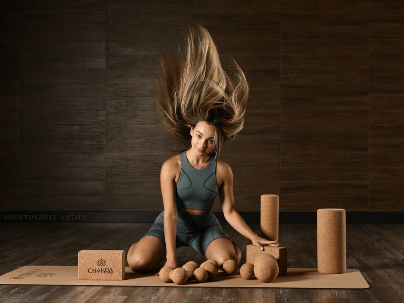 девушка, реклама, спорт, фолосы, причёска факел | рекламный фотографphoto preview