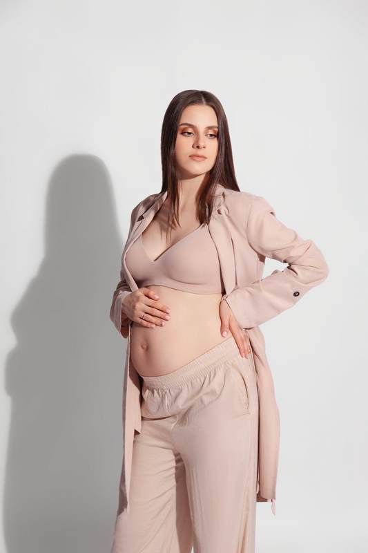 mom and baby, mom, maternity, pregnancy, mother, love, family, pregnancyphoto, familyphoto, материнство, мама, мама и малыш, мать и дитя, любовь, портрет, студийный портрет, семейный портрет, беременность, будущая мама, в ожидании  фото превью