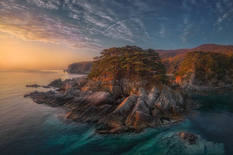 приморье, японское море, дрон, аэрофото, владивосток, полуостров гамова, морской пейзаж, море, рассвет, дронофото, осень, дальний восток, витязь, бухта теляковского, сосны, осенний пейзаж Рассвет у острова Томящегося сердцаphoto preview