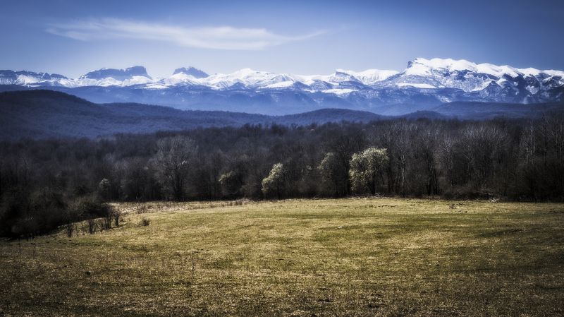 Вид на Тхач и Ачешбоки с горы Сундучнойphoto preview