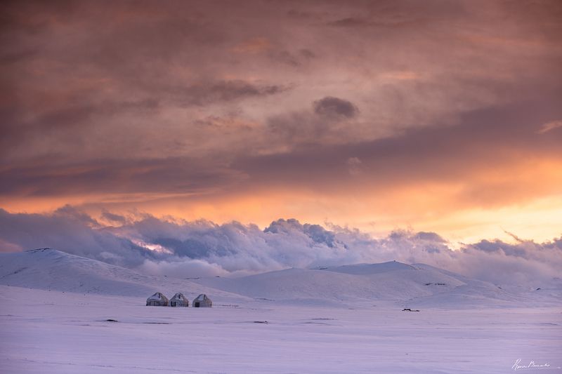 kyrgyzstan, yurt, yurta, camp, snow, sunset, dusk, кыргызстан, киргизия, сон-куль, юрта, закат, снег Yurta camp at Son Kul, Kyrgyzstanphoto preview