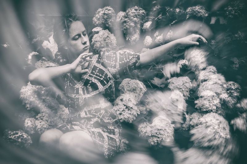 Сквозь нечто в незакрытое ничтоphoto preview