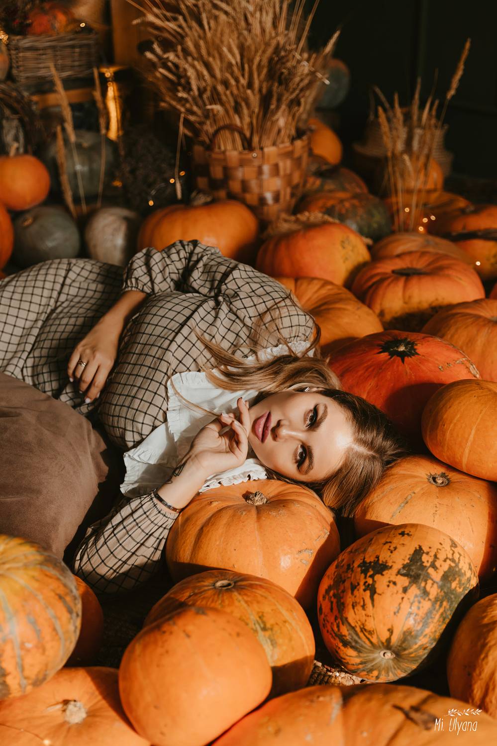 Злата. Автор: Ульяна Буканова (Мизинова) , Ульяна Буканова (Мизинова)