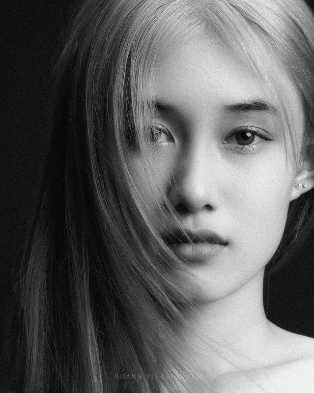 asian, vietnam, vietnamese, portrait, face, women, female, studio, glamour, bw, black and white, mood, mood portrait * * *photo preview