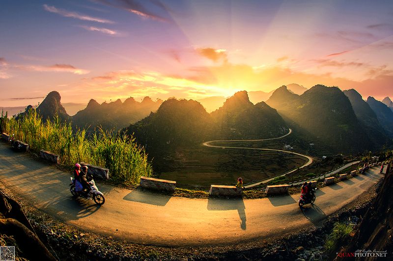 quanphoto, landscape, sunset, sundown, mountains, road, rays, sunlight, rural, vietnam Golden Roadphoto preview