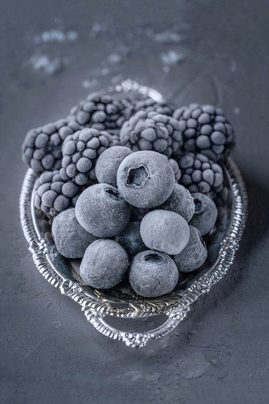 ягоды, мороз, иней, голубика, монохром, серый Морозноеphoto preview