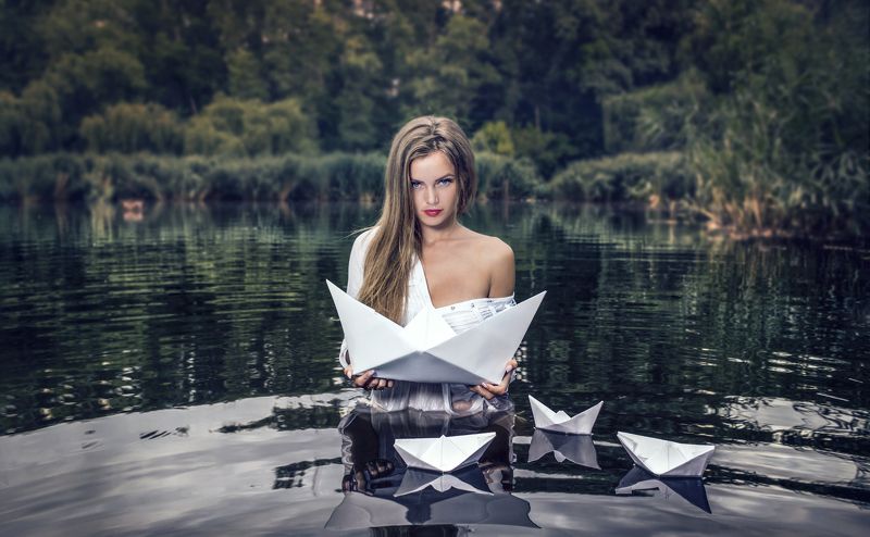 Girl & Boatphoto preview