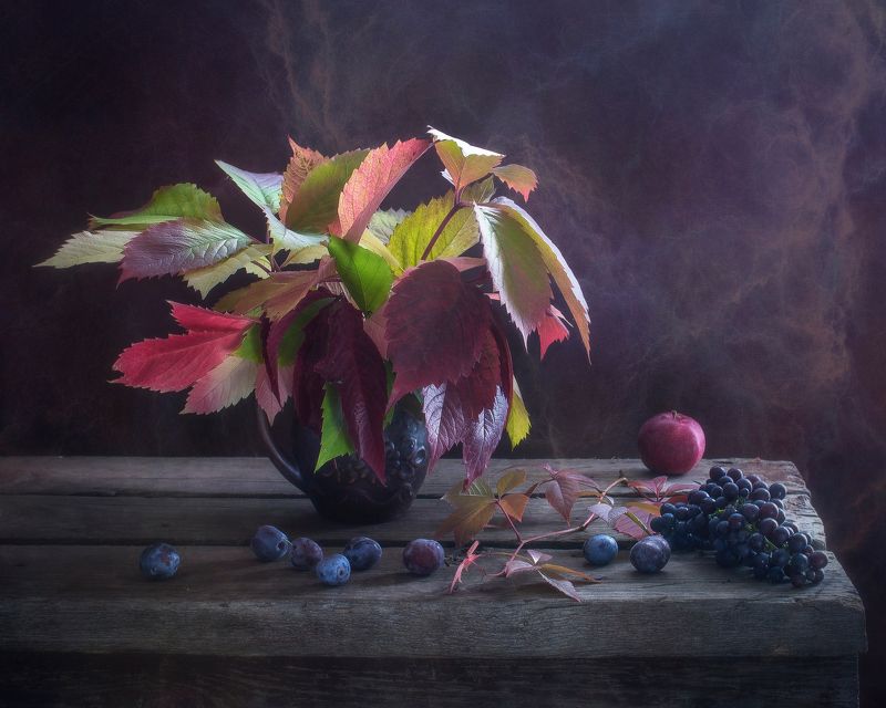 слива,виноград,листья,кувшин ***photo preview