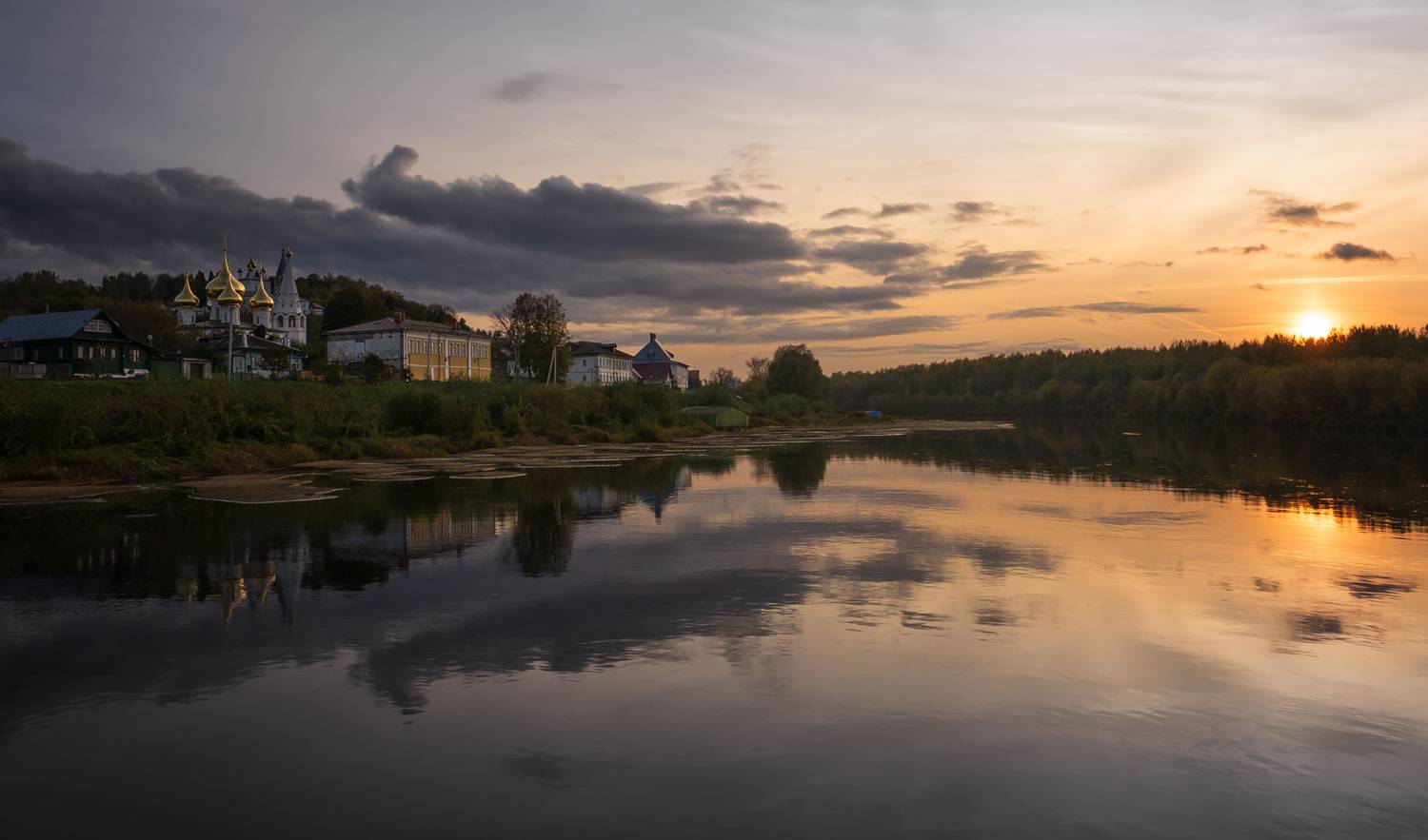 Гороховец. Автор: Колесов Андрей осень река дома закат, Колесов Андрей
