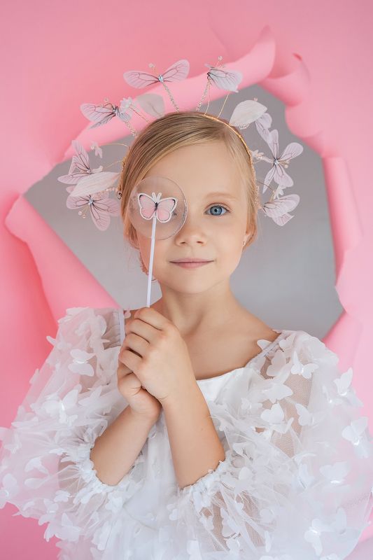 девочка, ребенок, портрет, детский портрет, портрет девочки, глаза. детское портфолио, розовый, ободок, фон butterflyphoto preview