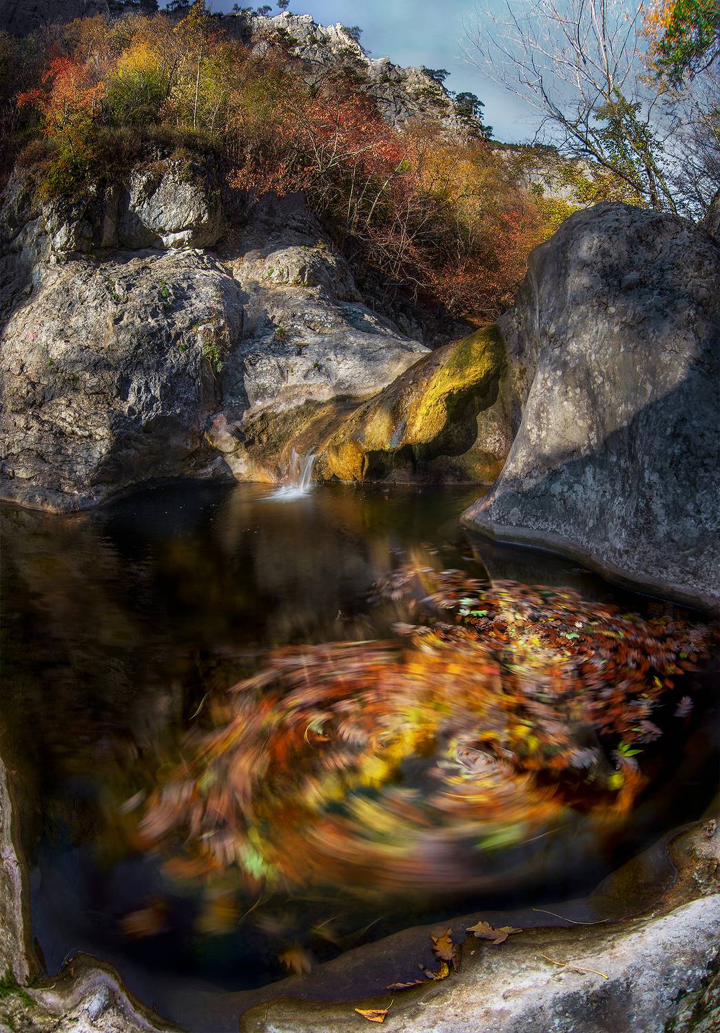 "В Большом каньоне Крыма". Автор: Макс Яковенко каньон, крым, река, лес, пейзаж, природа, осень, листья, горы, Макс Яковенко