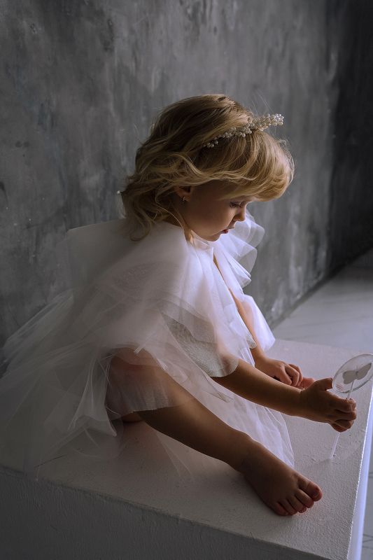 девочка, ребенок, портрет, детский портрет, портрет девочки, глаза. детское портфолио, лето,пионы, розовый, художественное Анютаphoto preview