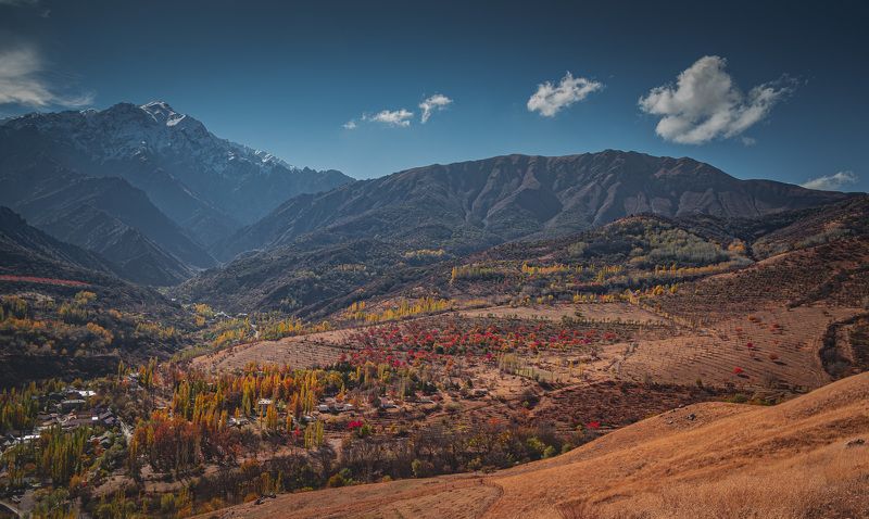 узбекистан, чимган, uzbekistan, chimgan Большой и Малый Чимганы погожим осенним днемphoto preview