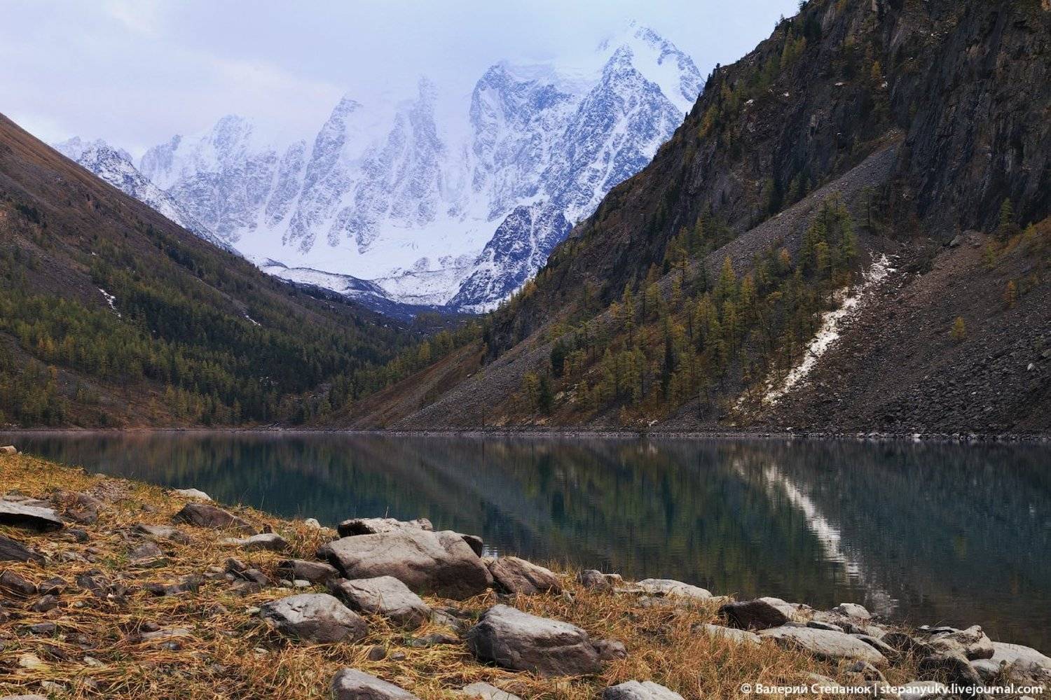 Шавлинское озеро в сентябре. Автор: Степанюк Валера озеро, алтай, горы, зеркальная вода, Степанюк Валера