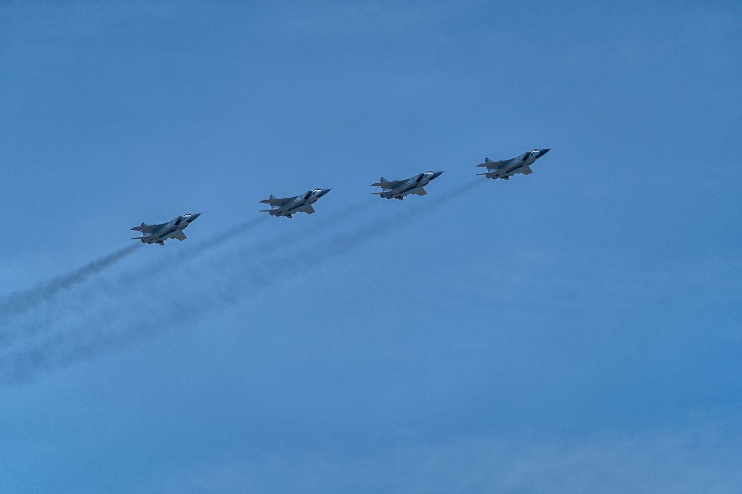 воздушный парад,День Победы, самолет, небо, истребитель, репетиция . Автор: Лариса Дука воздушный парад,День Победы, самолет, небо, истребитель, репетиция, Лариса Дука