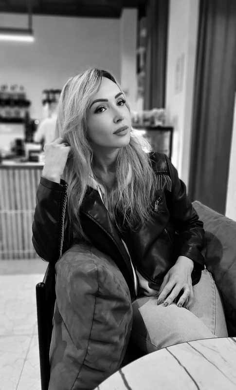 В кафеphoto preview