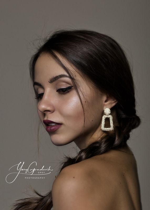 надменностьphoto preview