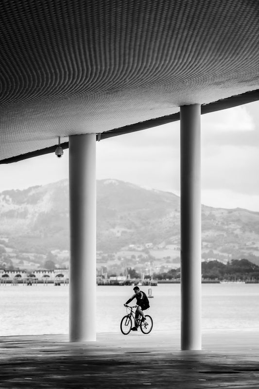 Велосипедистphoto preview