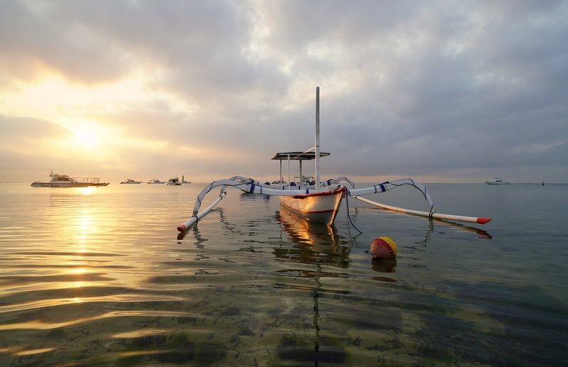 dawn, sunrise, shore, sea, ocean, sky, horizon, boat, color, light, reflection, landscape, nature, morning, bright, jukung, low tide Morning фото превью