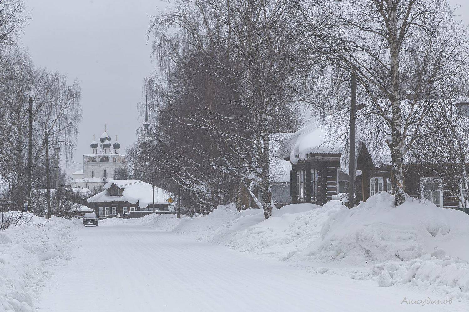 Зимний городок.. Автор: Анкудинов Леонид зима, город, дом, дорога, улица, снег, сугроб, собор, сольвычегодск., Анкудинов Леонид