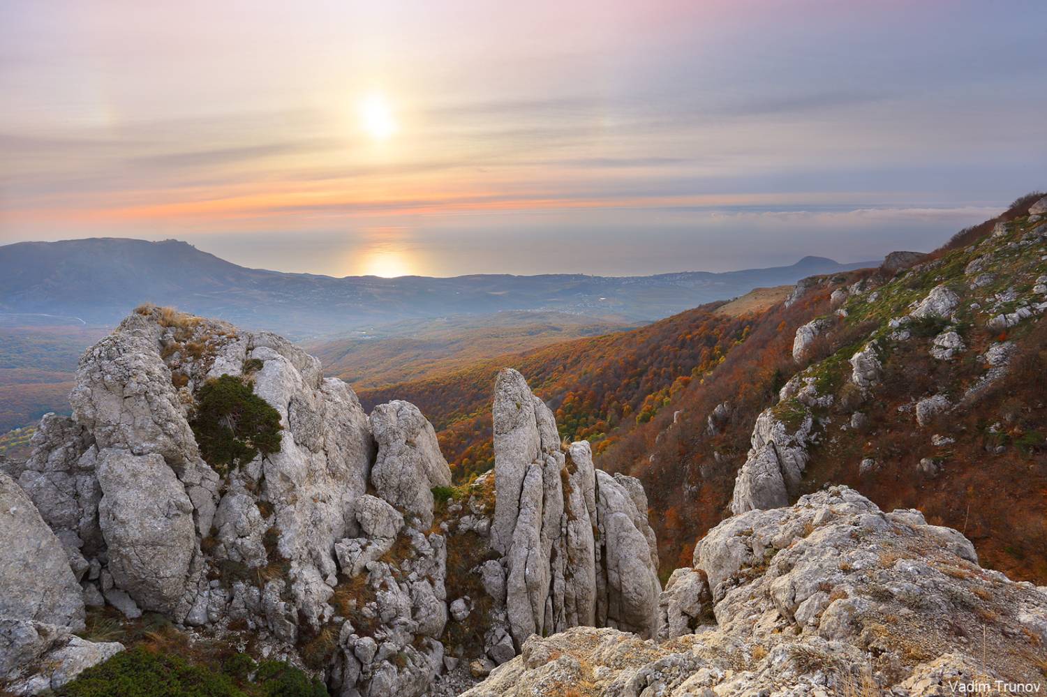 Скалы Чатыр-Дага. Автор: Вадим Трунов крым, чатыр-даг, Вадим Трунов