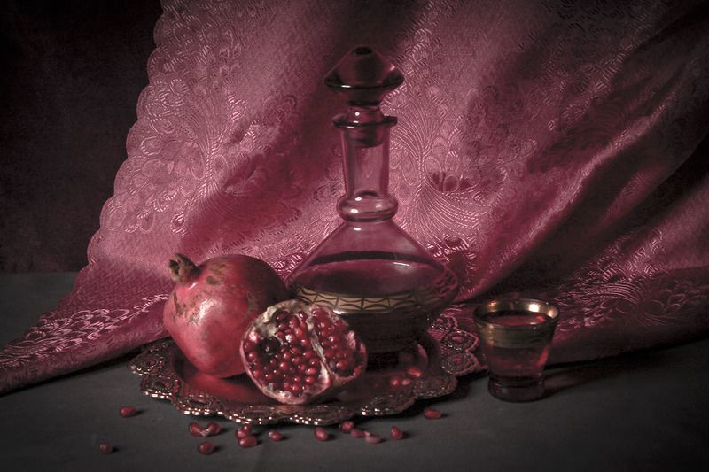 Натюрморт, гранаты, вино Гранатыphoto preview