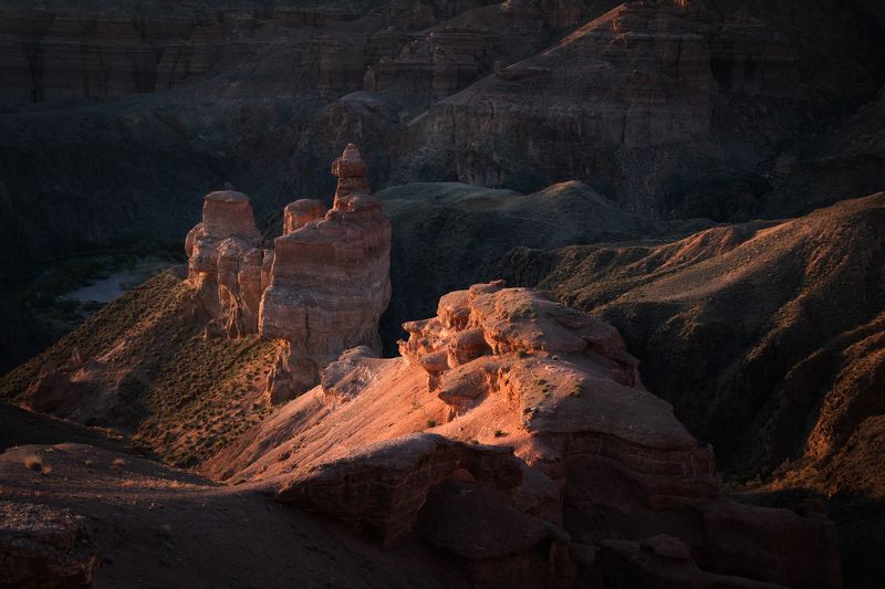 юго-восточный казахстан, северный тянь-шань, чарынский каньон, горы, река чарын, восход ***photo preview