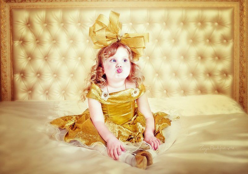 девочка, кукла, бантик Куклаphoto preview