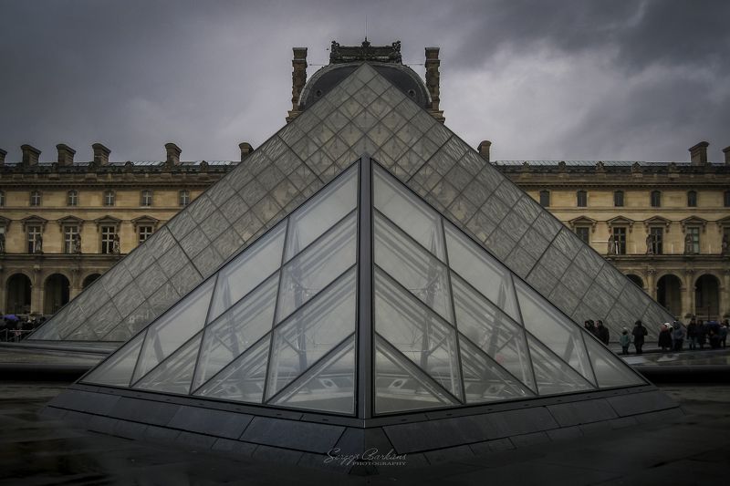 #paris #louvre #france #pyramid Louvre, Paris, Francephoto preview