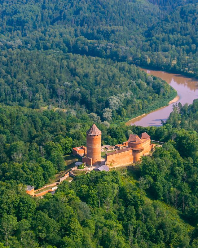 #dji, #drone, #dronephotography, #dronelife, #turaida, #turaidacastle, #castle, #castlephotography, #castles_oftheworld, #castleruins, #medieval, #medievalworld, #medievalarchitecture, #visitlatvia, #visitturaida, #baltic, #visitbaltics, #aerialphotograph ---photo preview