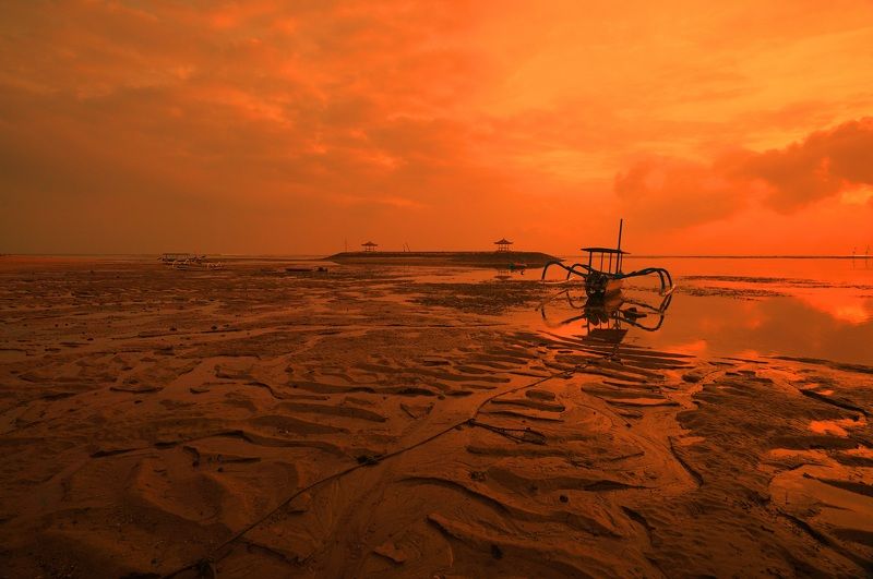 dawn, sunrise, shore, sea, ocean, sky, horizon, boat, color, light, reflection, landscape, nature, morning, bright, jukung, low tide Morning фото превью