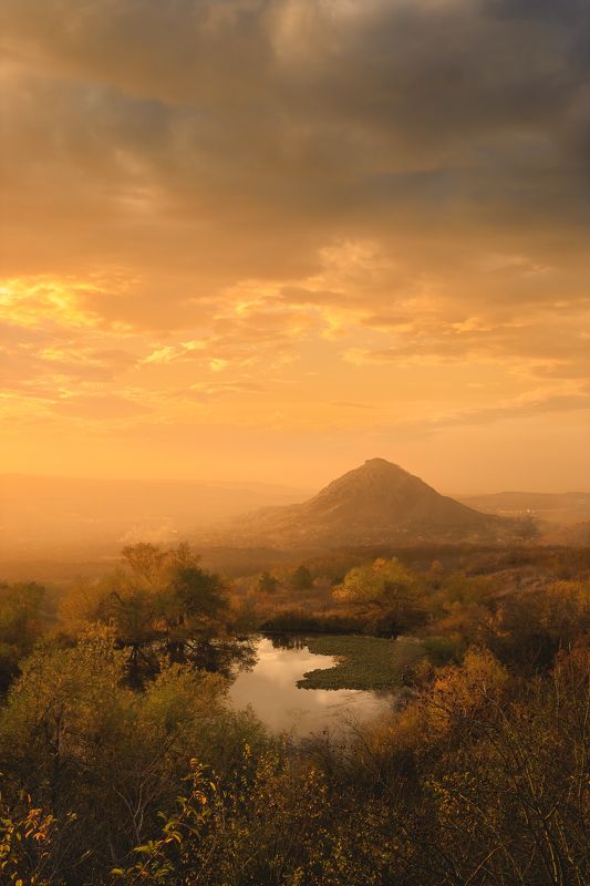 гора, озеро, закат, бештау, шелудивая, монастырское, Монастырское озеро и гора Шелудиваяphoto preview