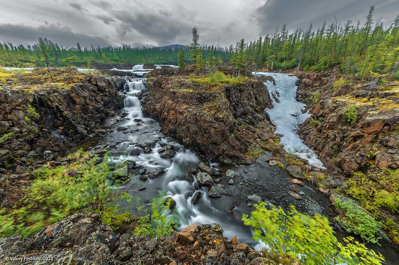 ночь в заполярье, ночной водопад, уютный, плато путораны, река, яктали, владимир коваль Ночная прогулка по водопаду Уютныйphoto preview