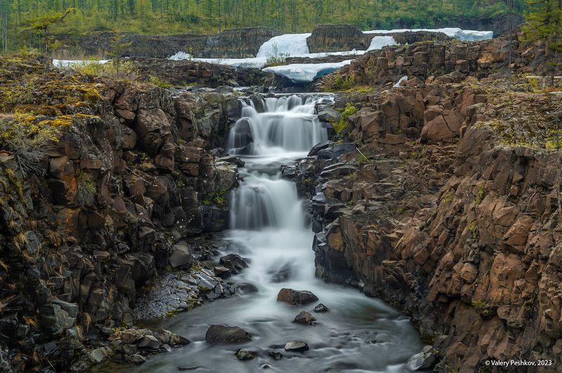 ночь в заполярье, ночной водопад, уютный, плато путораны, река, яктали, владимир коваль У ночного водопадаphoto preview