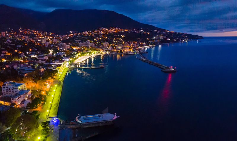 ялта, крым, ночная ялта, черное море, ялтинский маяк, dji, yalta, crimea Утро в Ялтеphoto preview