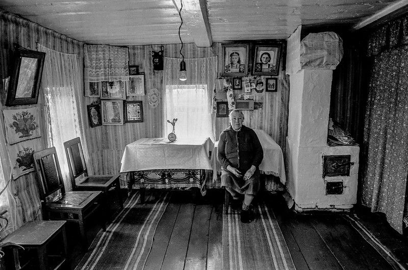 В деревенской избе фото превью