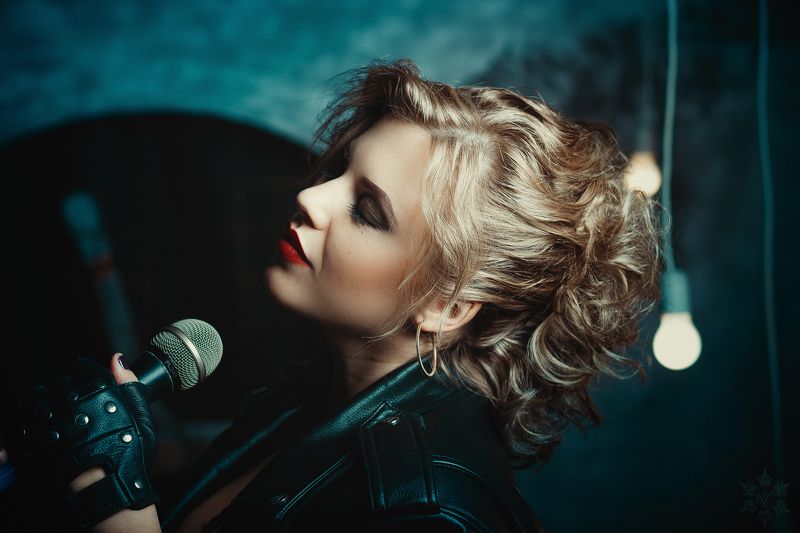 рок, красивая девушка, музыка ROCK FOREVERphoto preview