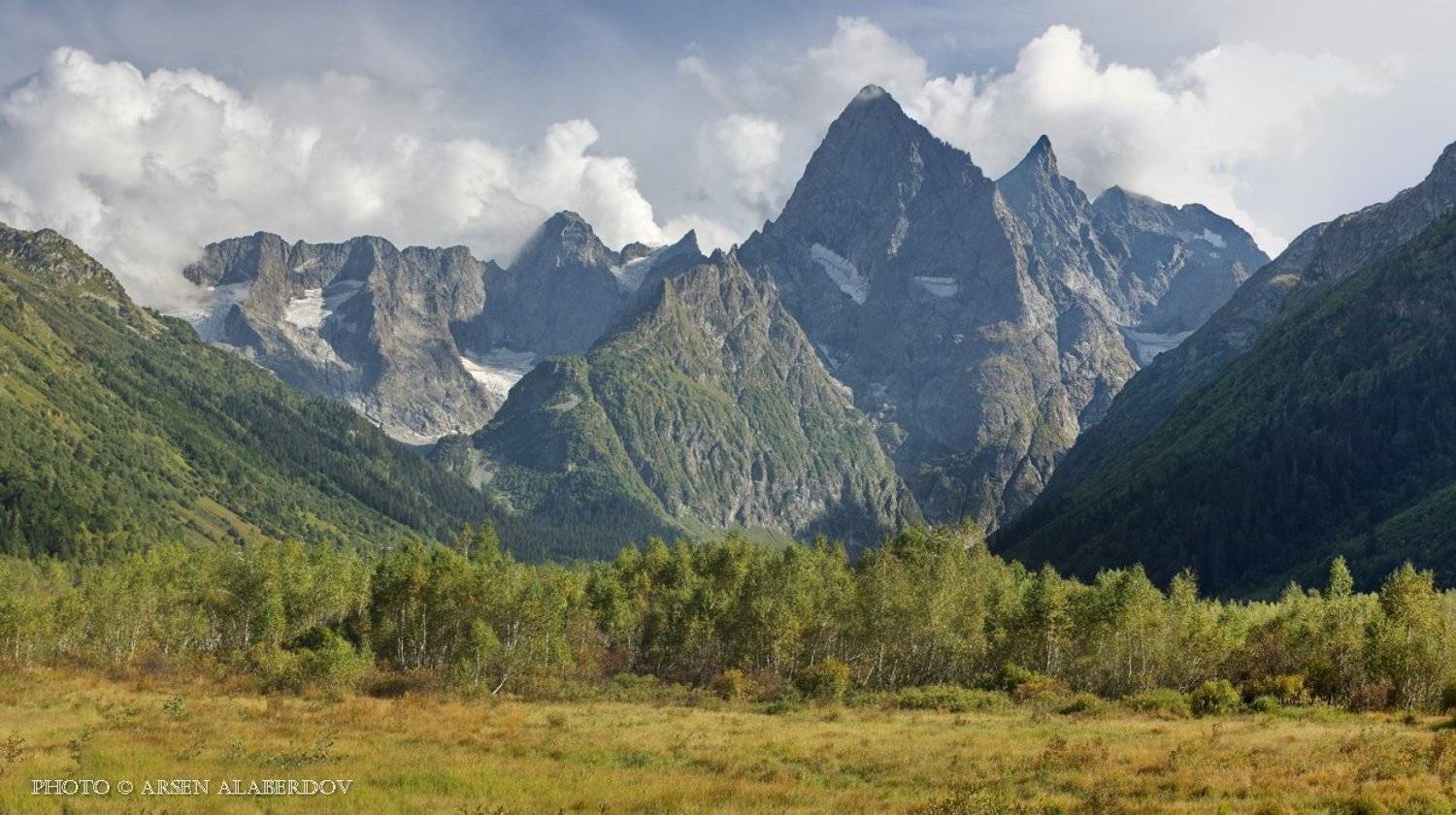 горы, небо, пики, облака, горные вершины, долина, северный приют, теберда, карачаево-черкесия, северный кавказ, Арсен Алабердов