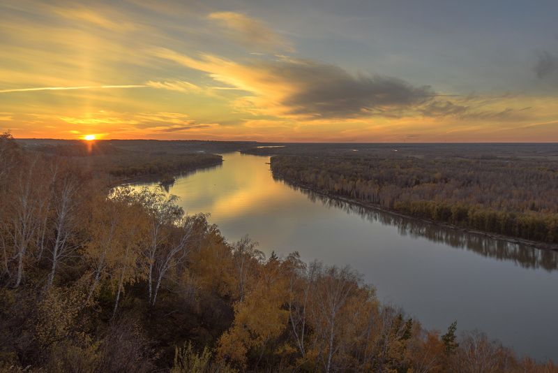 осень, облака, вечер, закат, пейзаж, природа, река, небо Осенний закат на реке Обьphoto preview