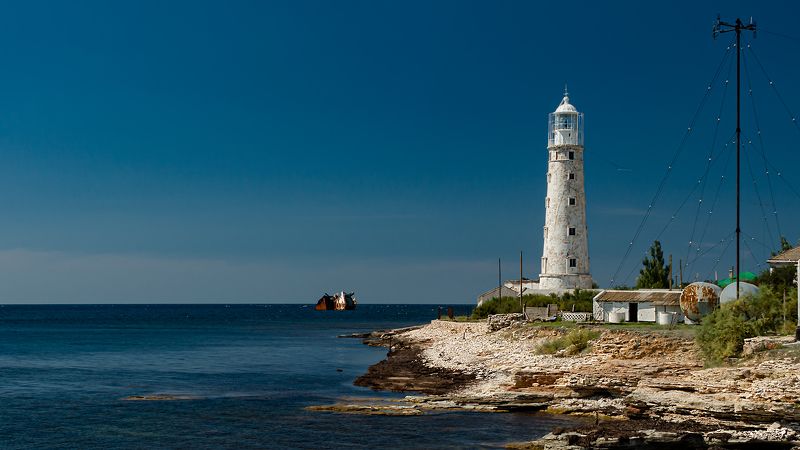 У маякаphoto preview