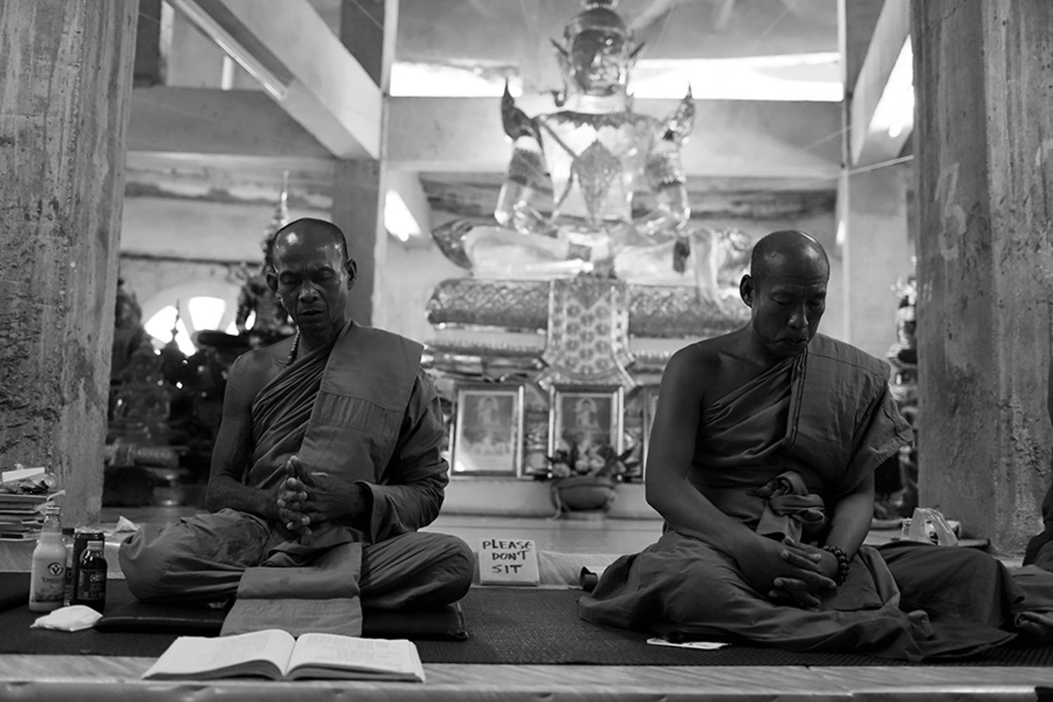 жанр, стрит, тай, street photo, travel photo, bw street photo, tailand, репортаж, buddism, temple, храм, буддизм, monks, монахи, Mikhail Faletkin