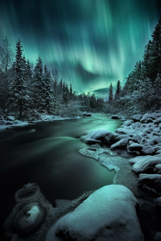 кольский, север, северное сияние, Световой шторм в небе над Кольскимphoto preview