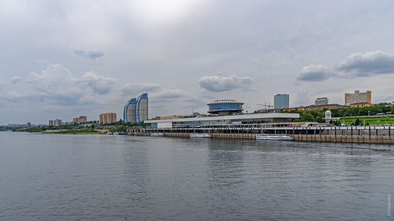 волгоград, волгоградский, волжские паруса, речпорт, речной порт, панорама, побережье, причал, волга, река, небо, облака, Волгоградский речной порт и жилой комплекс \