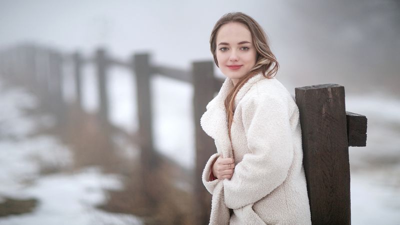 в тумане, женский портрет, зимой, туман Vikkiphoto preview