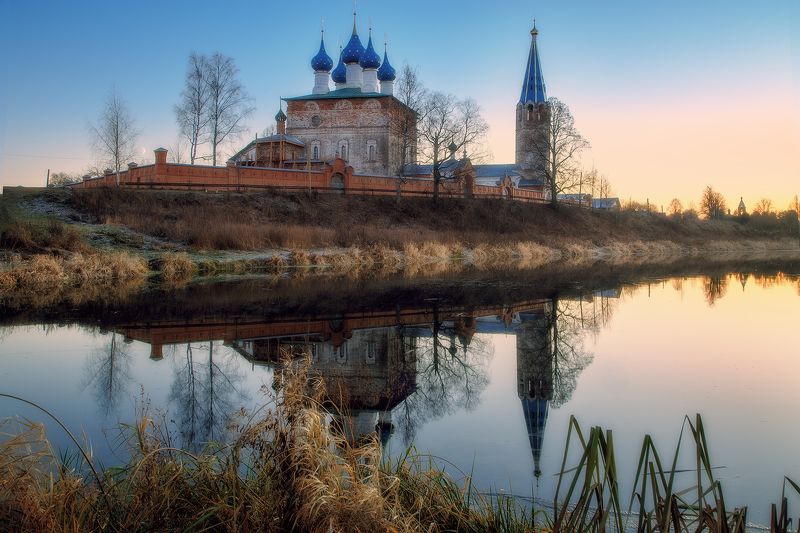 осень, река, церковь, закат Завтра наступит зимаphoto preview